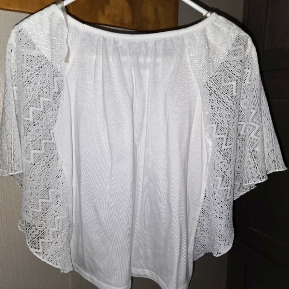 ***Speechless Girls Batwing Blouse - Picture 3 of 5